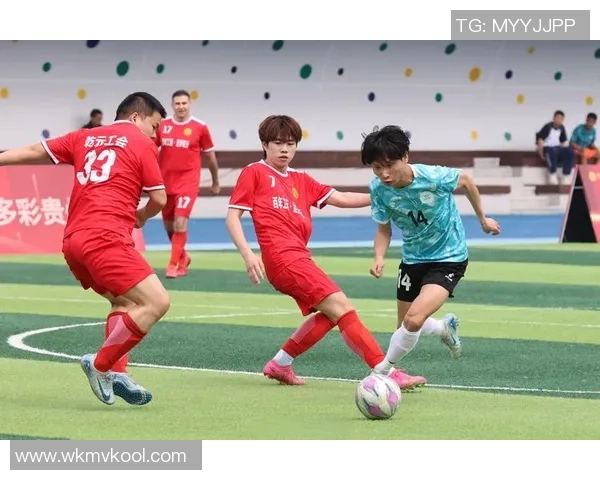 如何通过球星形象选择代表性人物体现足球队的精神与文化