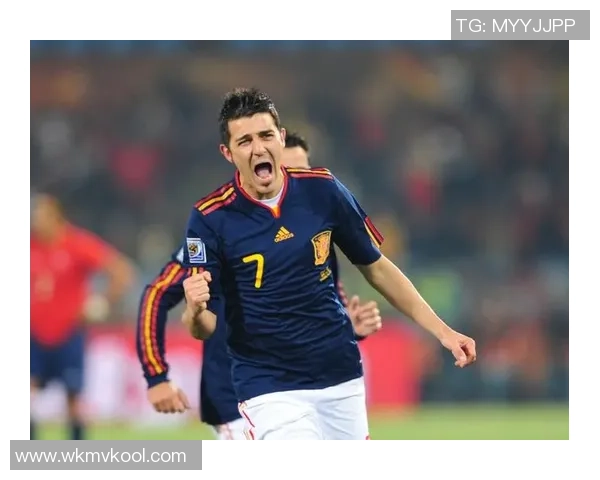 足球巨星卡亚克力荣膺年度最佳球员 领衔新一代足球传奇风采